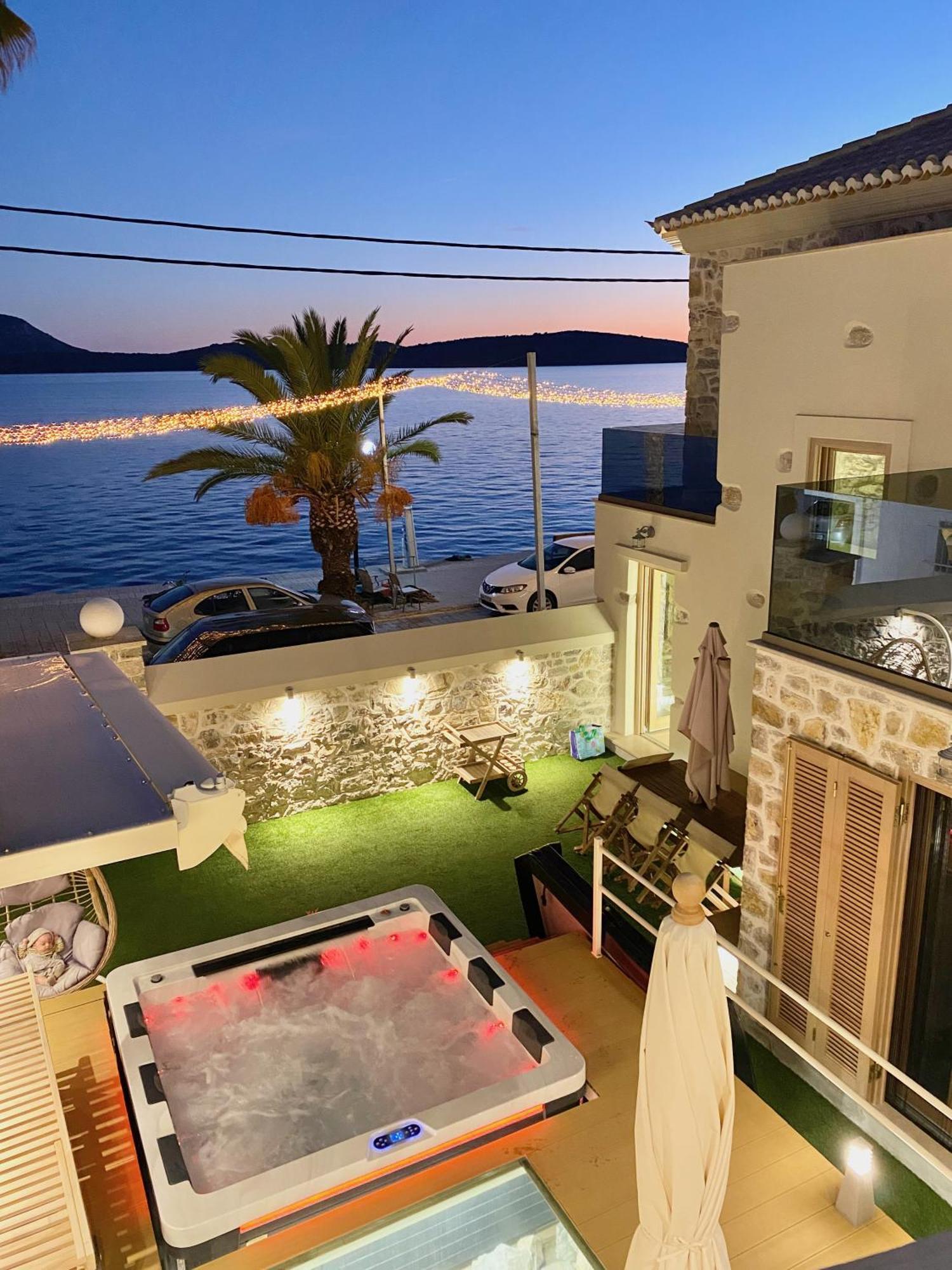 Sea-Front Jacuzzi&Garden Luxury Rock Villa Ermioni Exterior foto